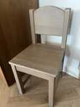 Małe krzesełko Ikea