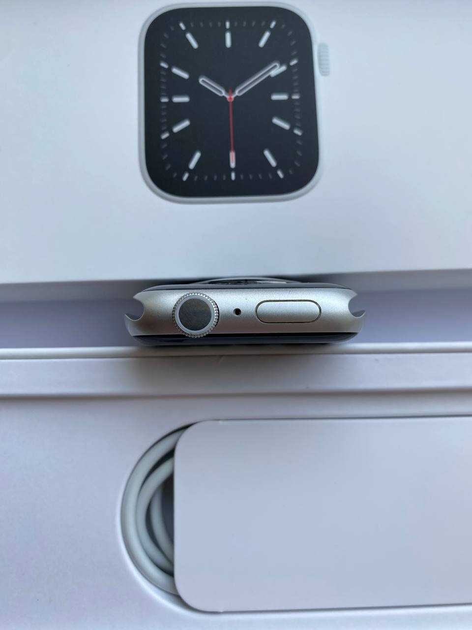 Apple Watch Series 6 44mm Silver Aluminum Case + 2 ремінця