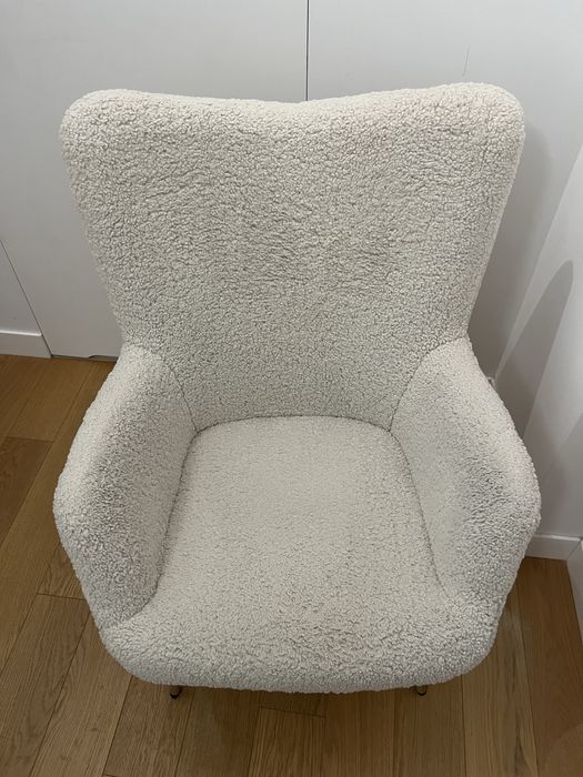 Fotel HUNDESTED naturalna biel plusz/kolor naturalny dąb JYSK