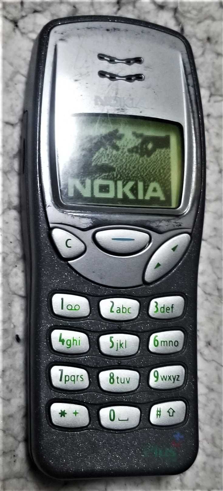 Телефон Nokia 3210 Finland с зарядкой ,sharp Samsung
