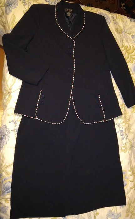 Костюм женский с юбкой