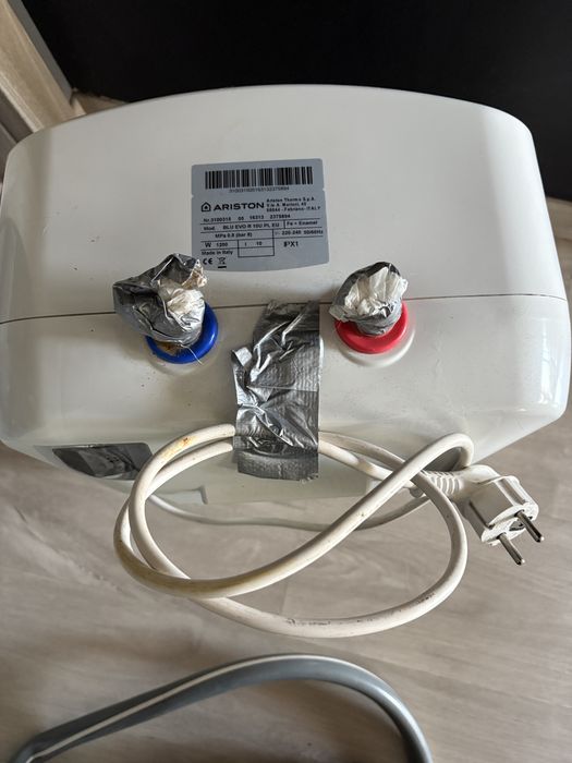 Podgrzewacz elektryczny wody bojler Ariston Blu Evo R 10U 1200W