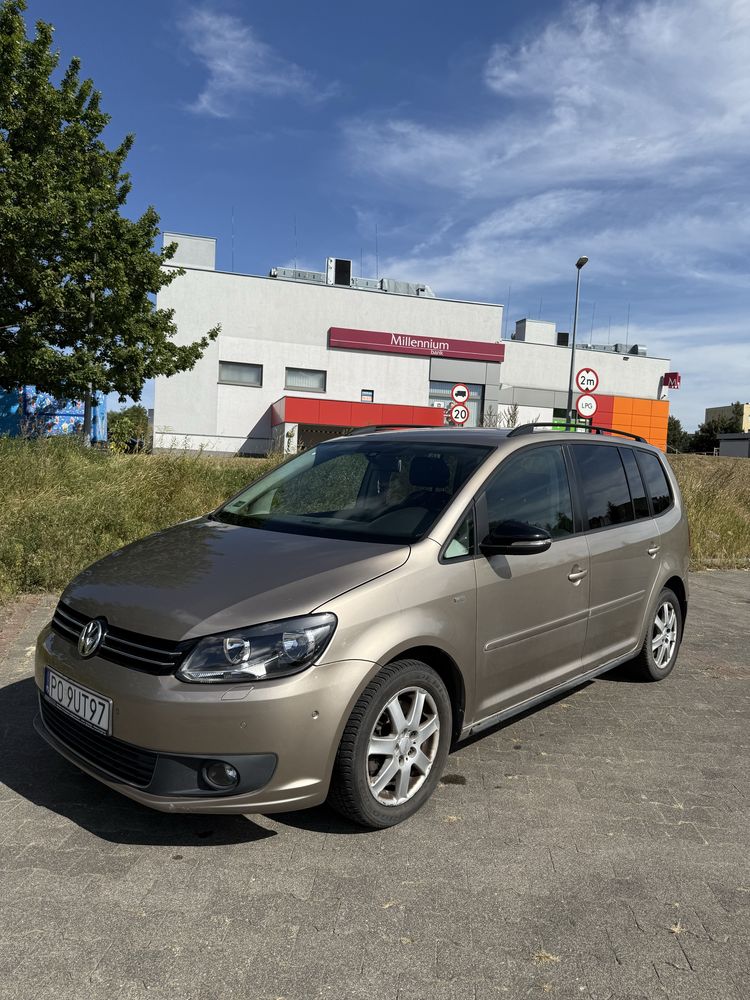VW Touran 2.0 TDI 140 km DSG hak