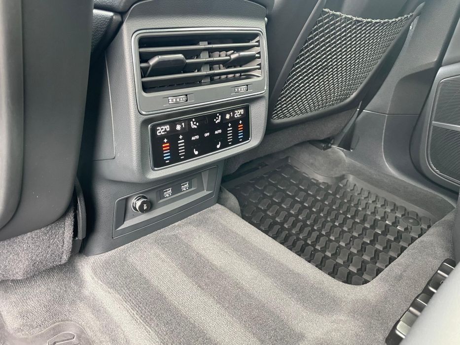 Audi Q8 premium + bezwypadkowe 3.0 tfsi NOWY silnik