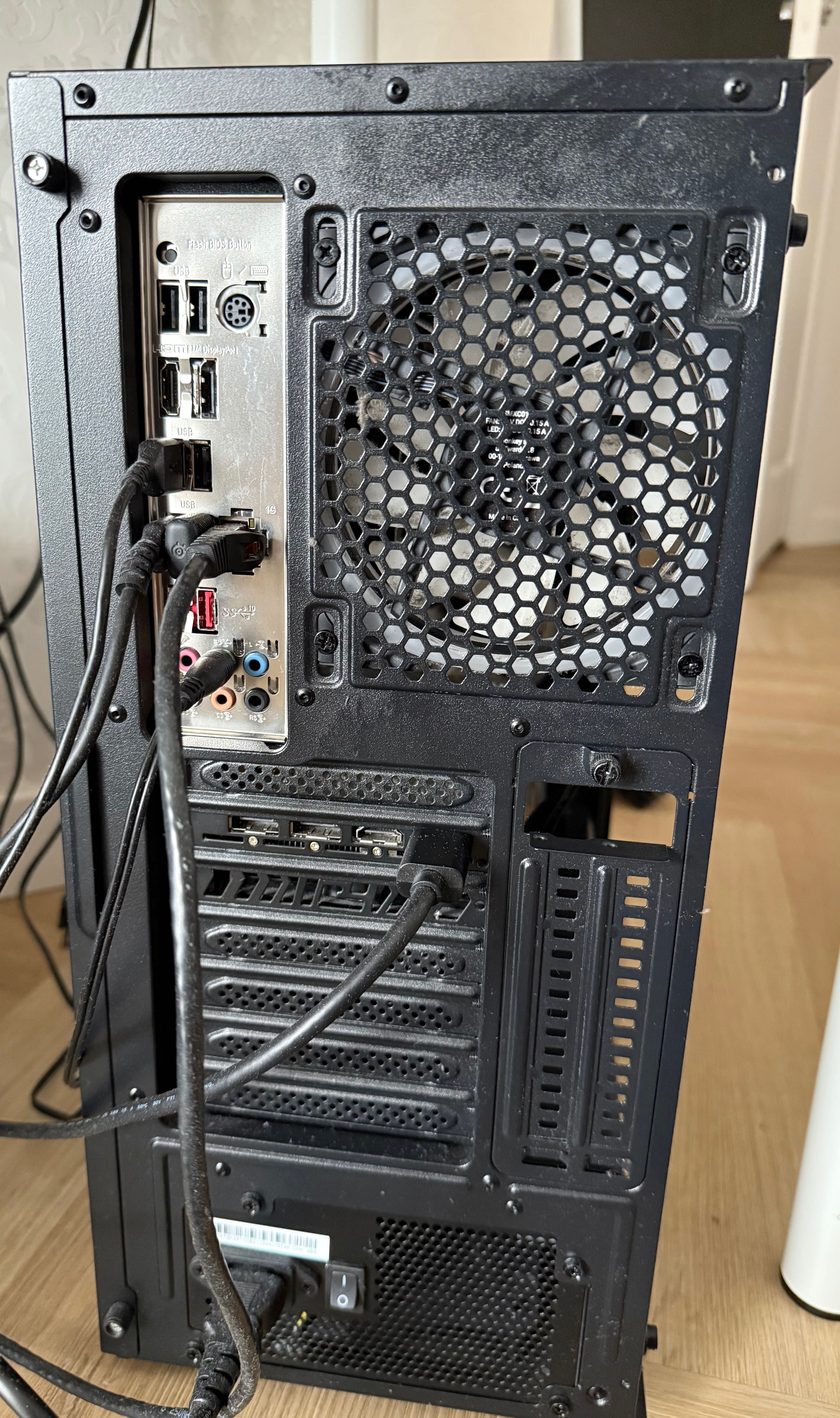 Komputer Stacjonarny Ryzen 5 5600 AMD radeon RX 6600