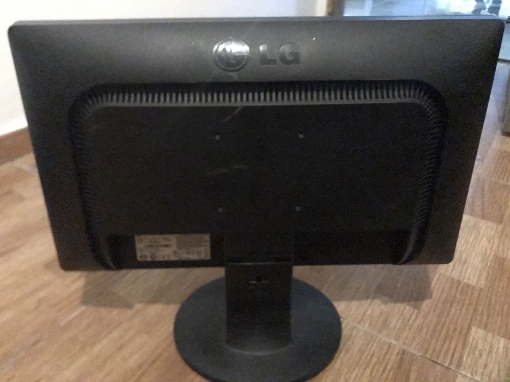 Monitor LG.
