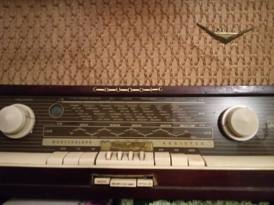 Rádio muito antigo