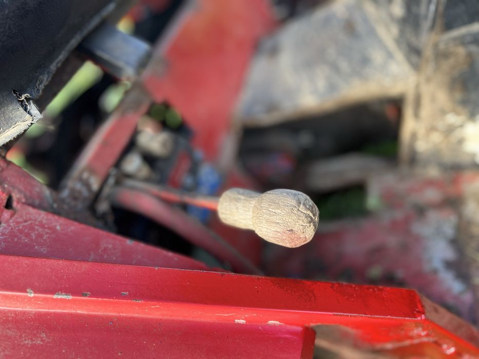 Продам хороший , потужний  економний трактор