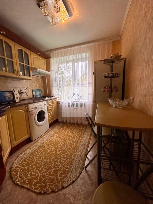 Продам 1-кімнатну квартиру з меблями та технікою