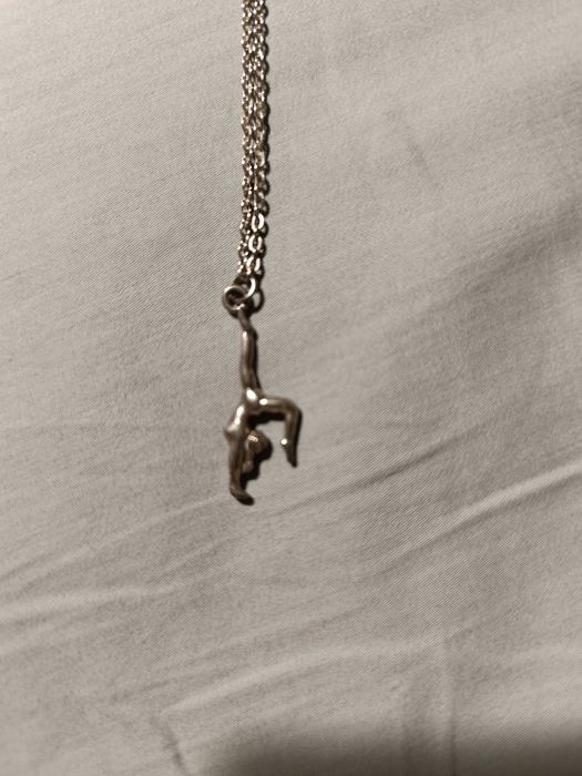 Ланцюжок з кулоном гімнастки