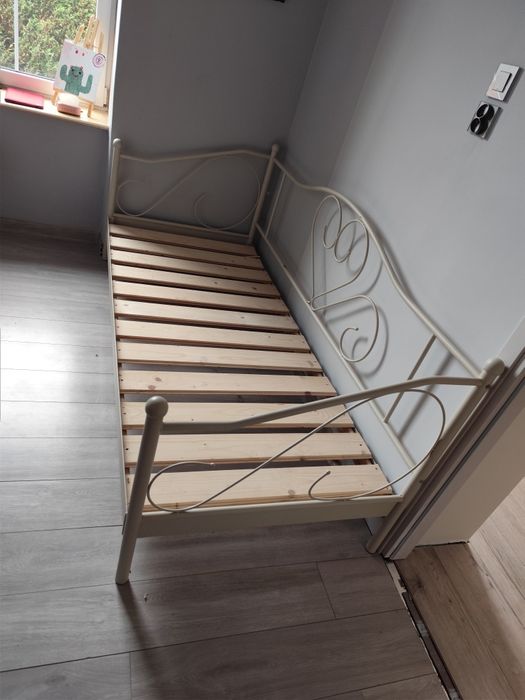 Łóżko młodzieżowe