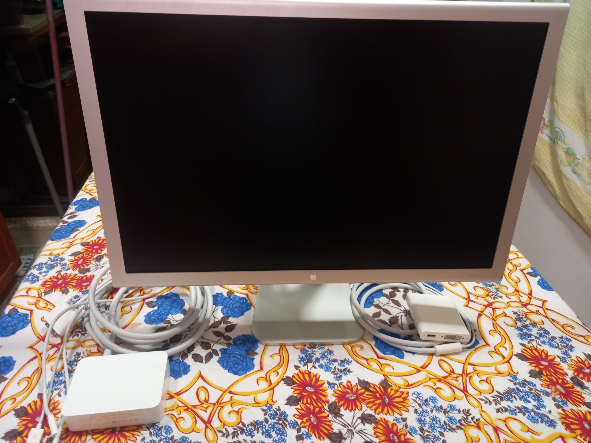 Monitor apple cinema hd  display