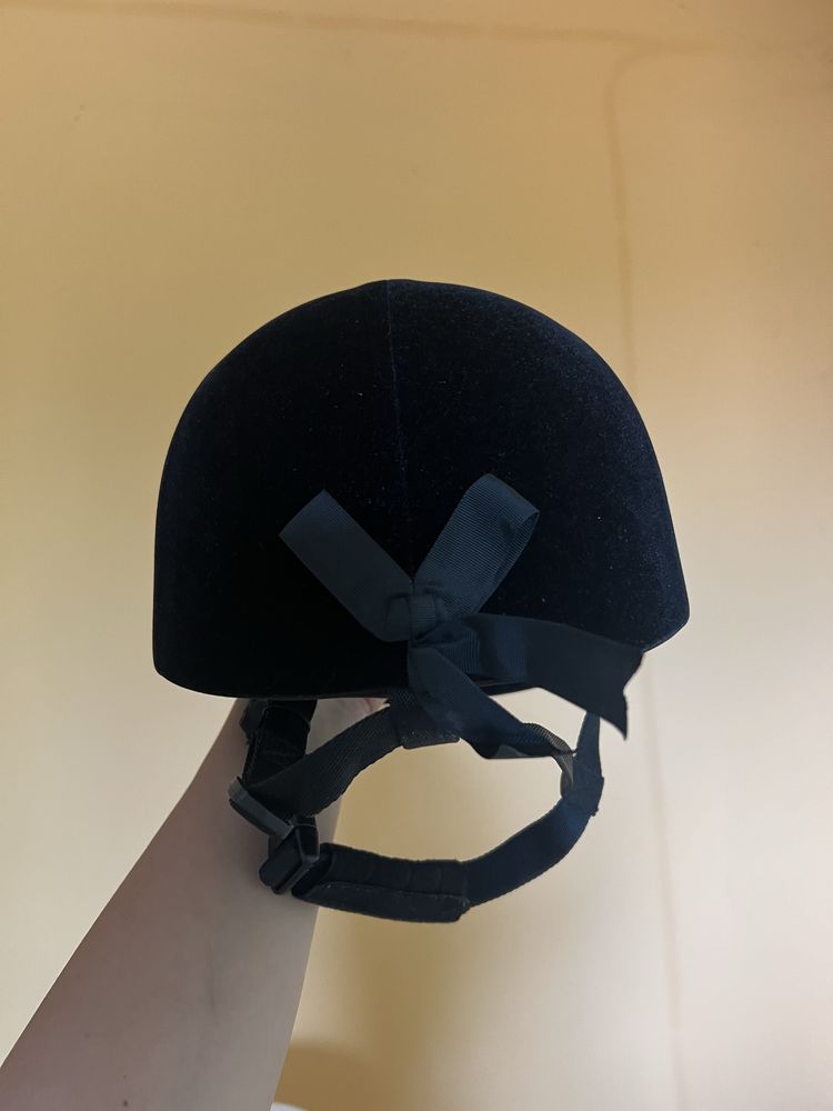Toczek do jazdy konno kask