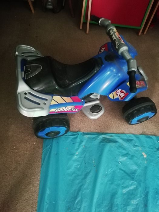 Moto eléctrica para criança