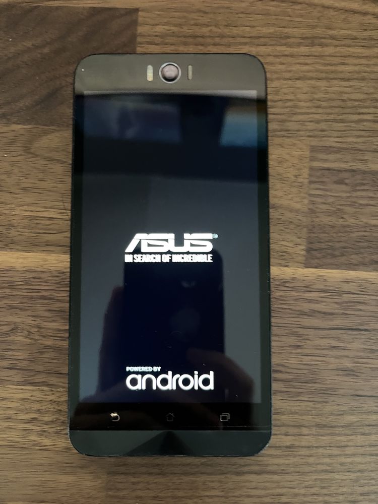 ASUS Zenphone Selfie ZD551KL (RAM 2GB e ROM 16GB)
