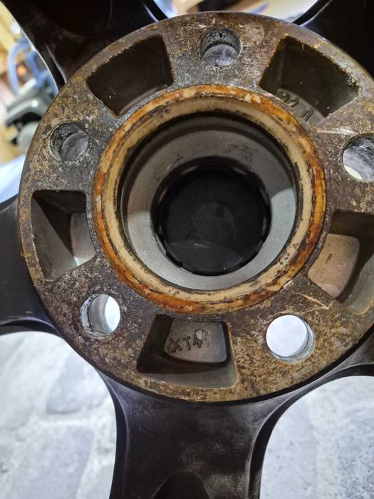 Koła 16" ATT aluminiowe z oponami Yokohama bluearth zimowe 215/70R16