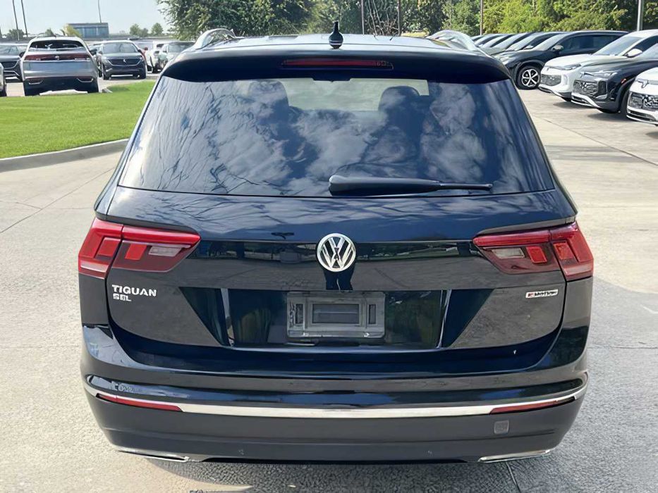 Volkswagen Tiguan      2019