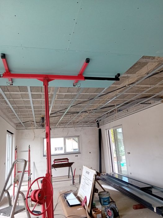 Prestação de serviços de construção e acabamentos