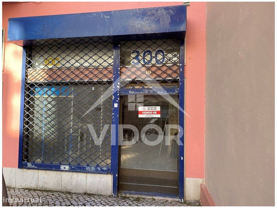 Loja com 55m2 Sacavém próximo a Ponte Vasco da Gama.