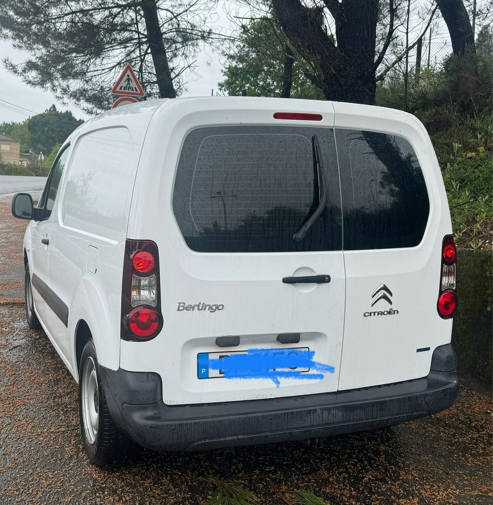 Citroën Berlingo 1.6hdi 100cv CX aut. 6 com patilhas no volante.