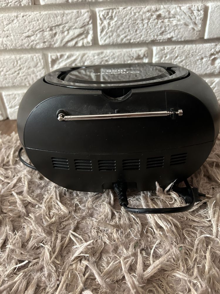Radio magnetofon