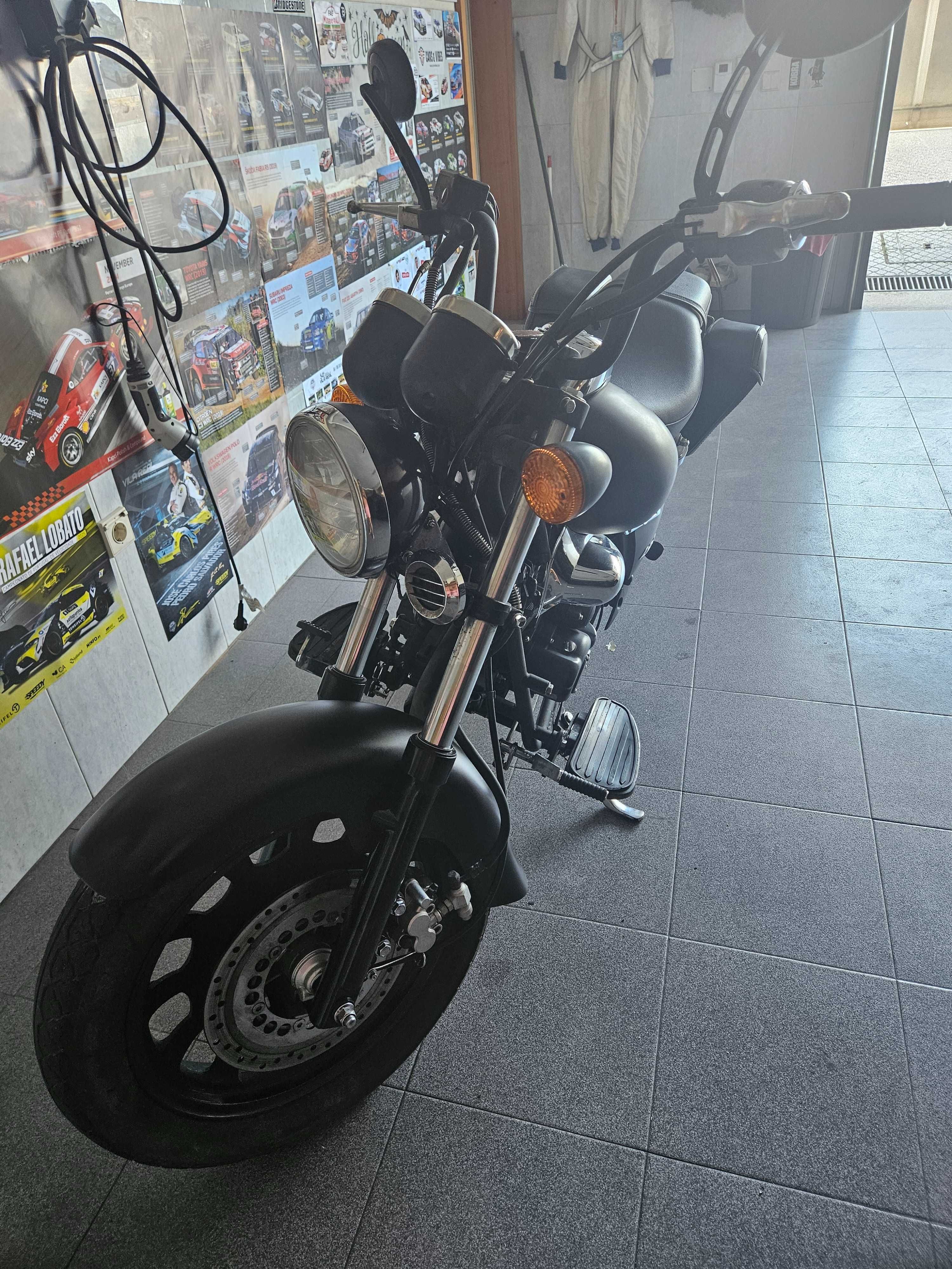 Moto 125 muito estimada