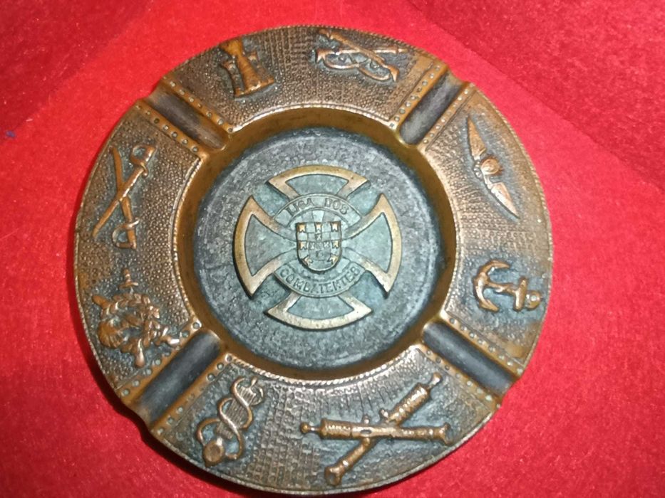 Cinzeiro Bronze Liga dos Combatentes