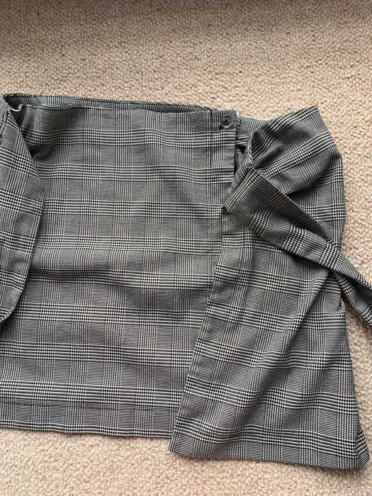 Elegancka szara kopertowa spódnica mini w kratkę do biura Reserved XS