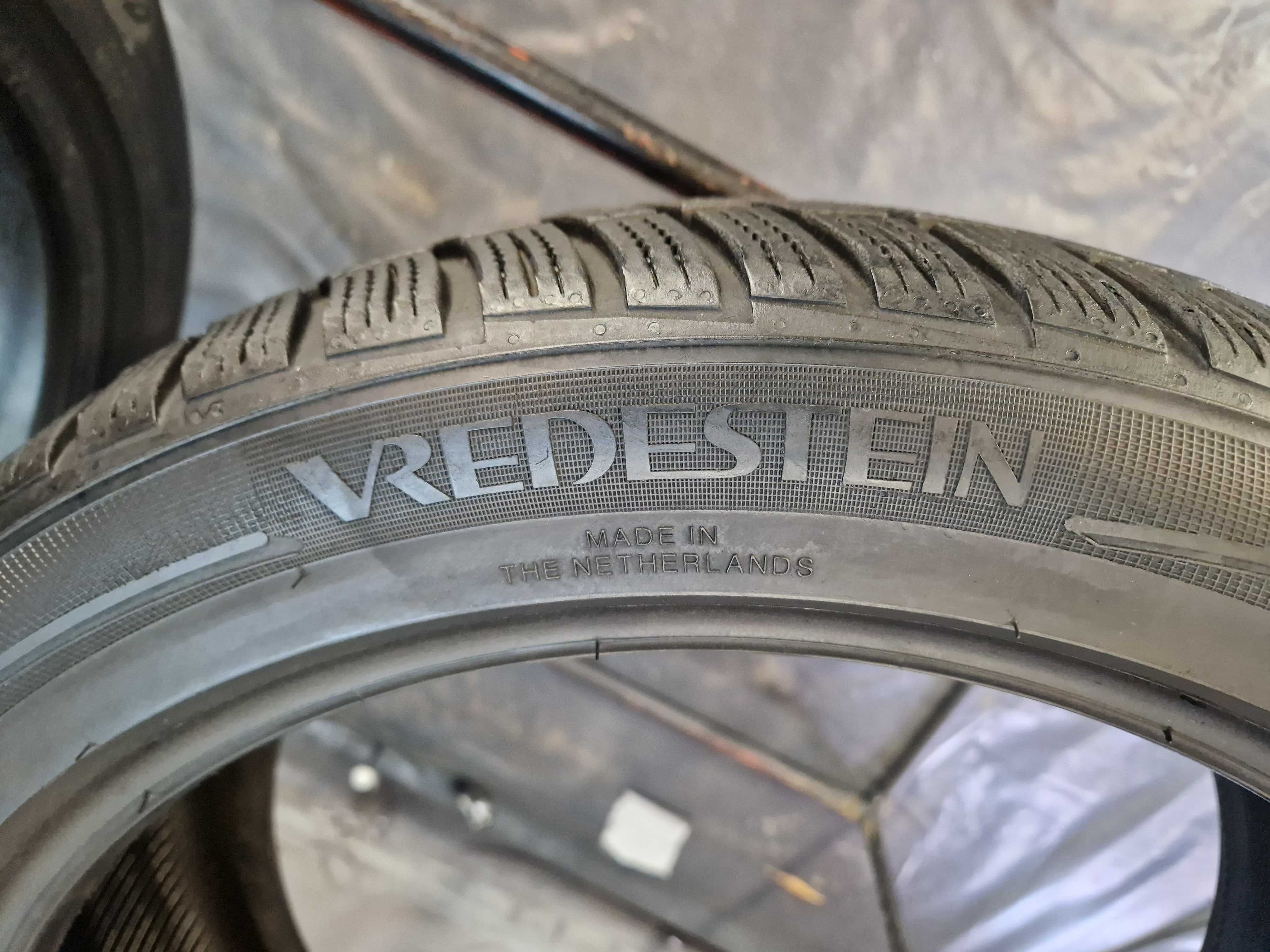 2x 225/45/18 Vredestein Wintrac Pro