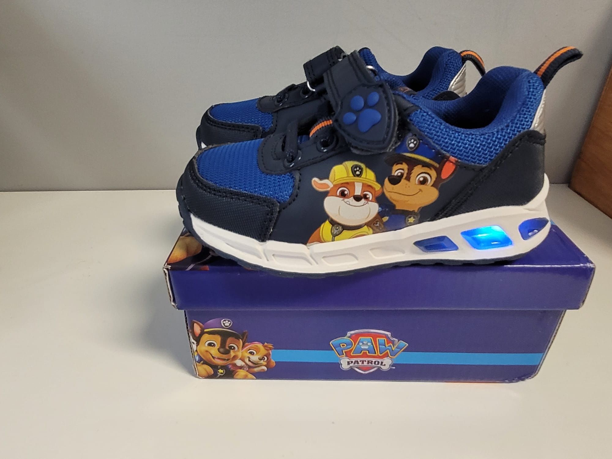 Buty Psi Patrol roz. 24 świecące