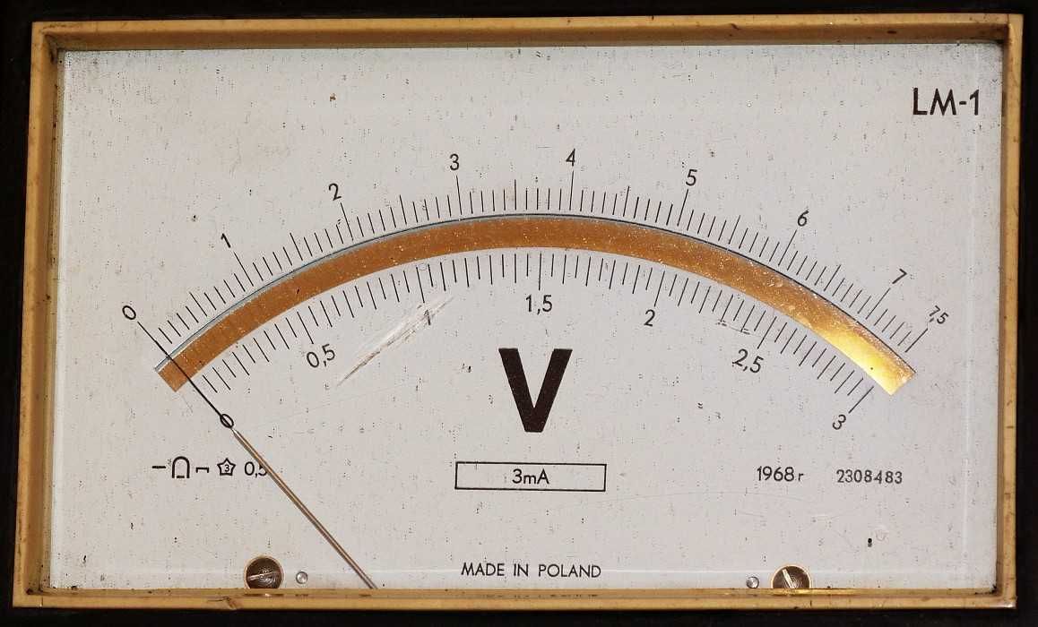 Miernik laboratoryjny, woltomierz analogowy 1.5-3-7.5 V kl. 0.5 LM-1