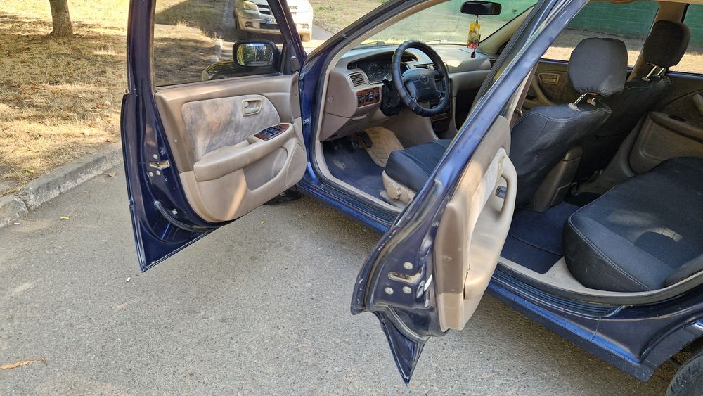 Toyota Camry 20.