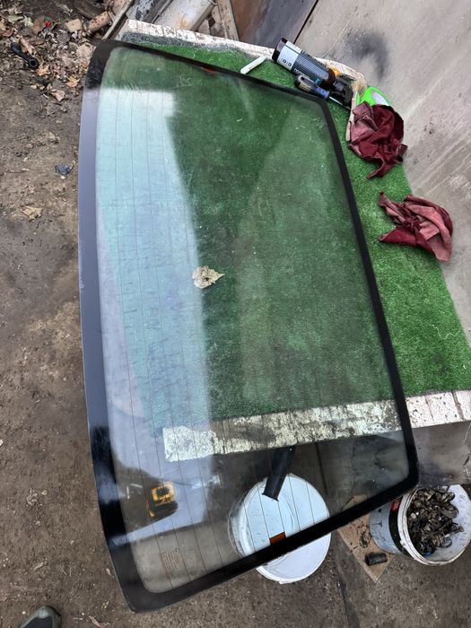 Заднє скло Део Нексія Н100 ціле скло зад Daewoo nexia