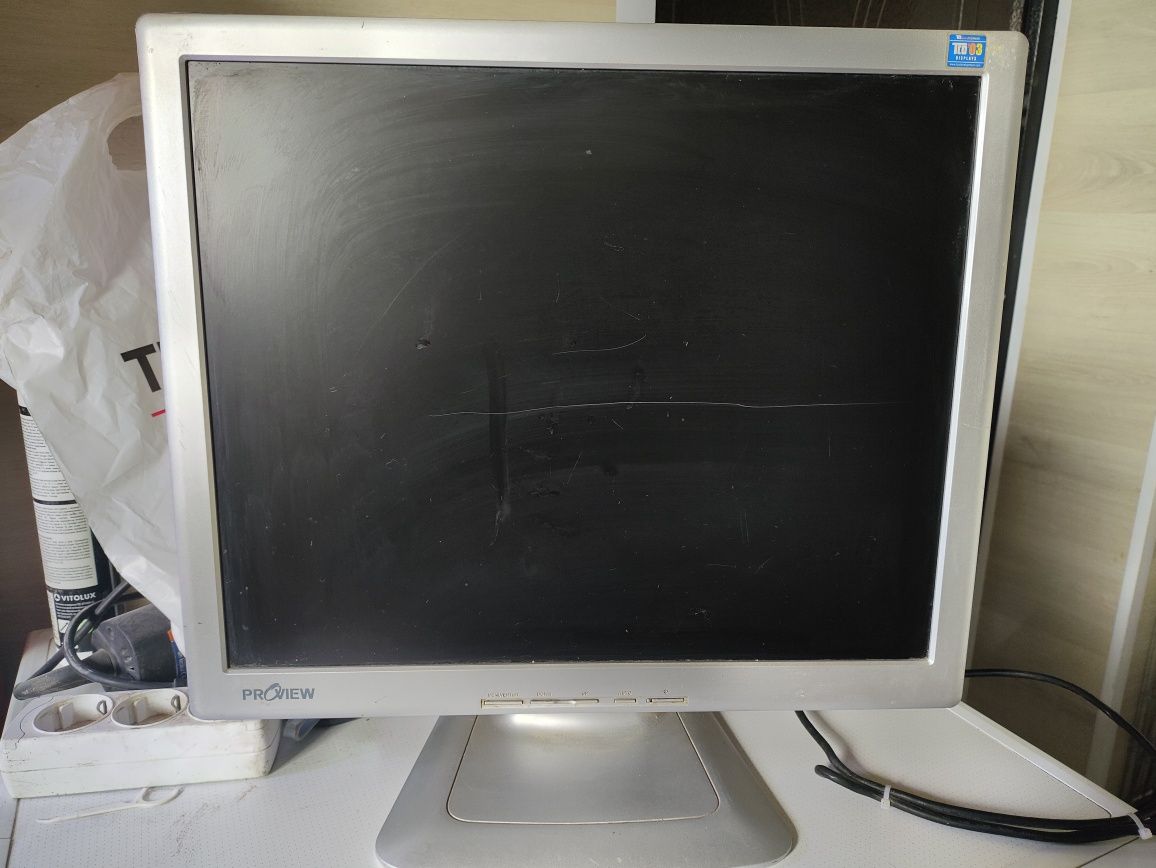 Монітор PROVIEW 700P