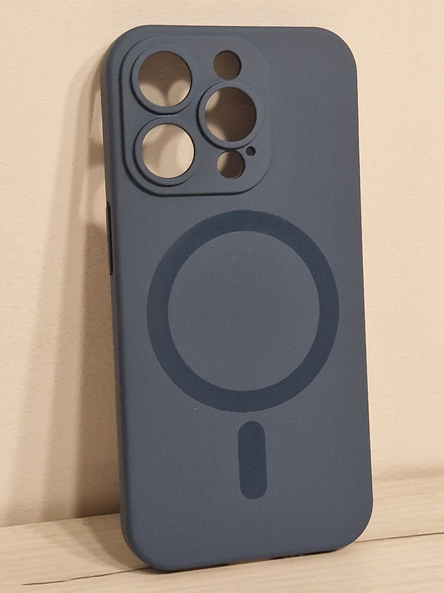 TEL PROTECT MagSilicone Case do Iphone 15 Pro Granatowy
