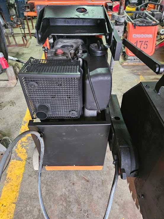 Przecinarka jezdna do asfaltu i betonu , tarcza 500 mm.Hatz diesel VAT