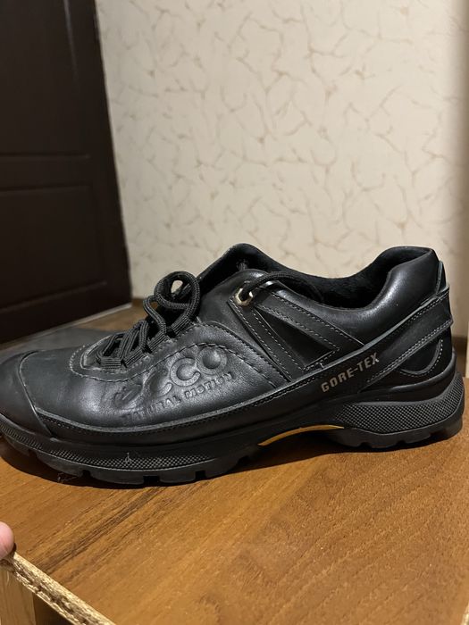 Чоловічі кросівки