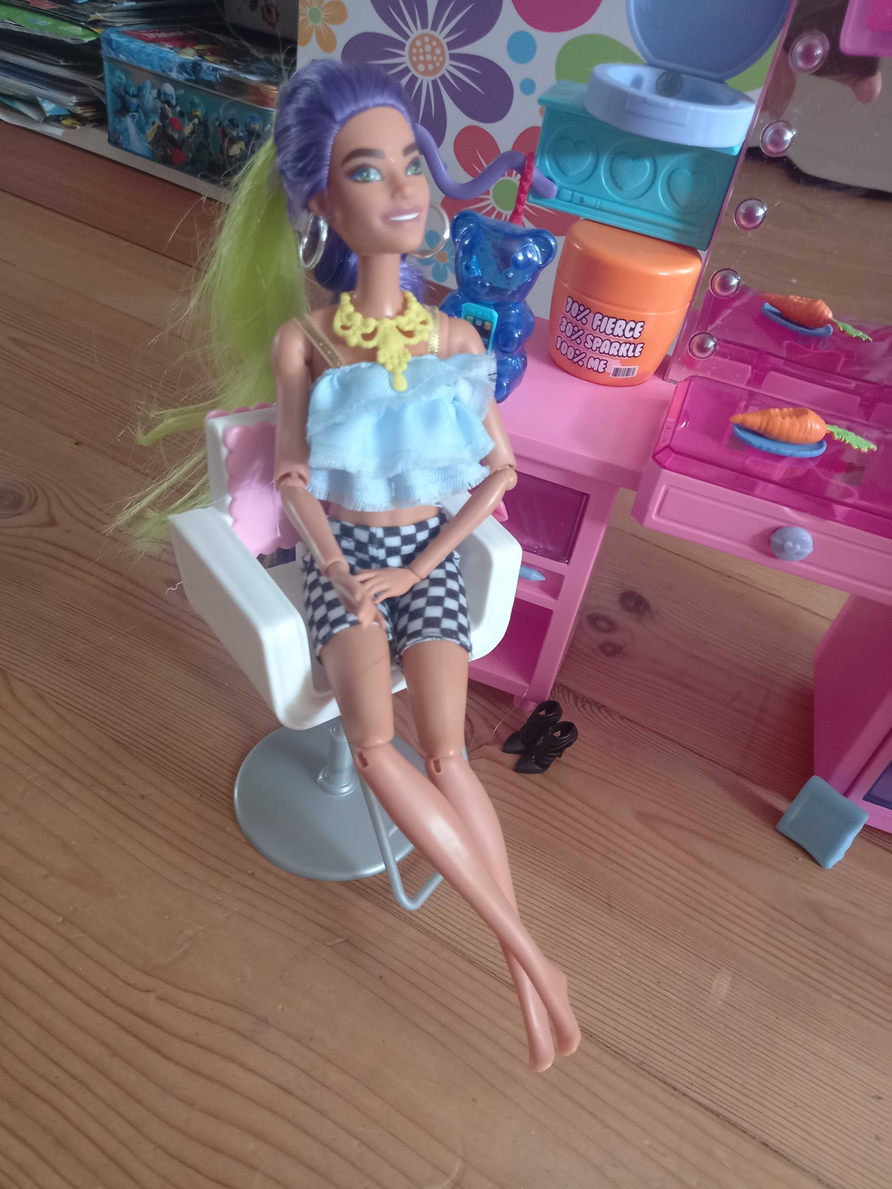 Barbie Extra toaletka