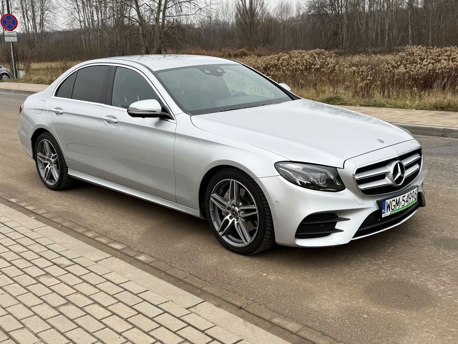 Mercedes-Benz Klasa E Mercedes E220d 4-Matic Salon PL | 1 Użytkownik | Serwis 28.11 | Thule