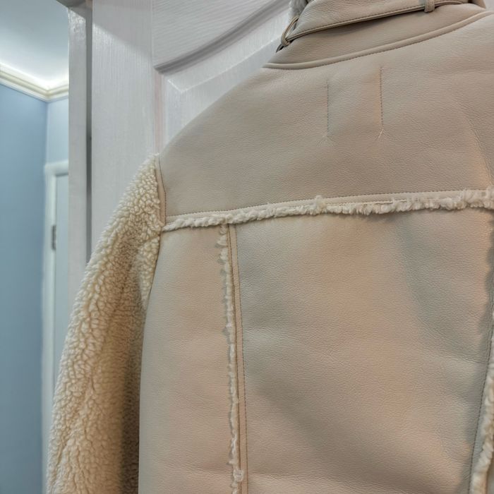Дублянка біла молочна bershka