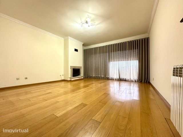 T3 junto ao Mercadona de Paços de Ferreira, cozinha equipada, sala...