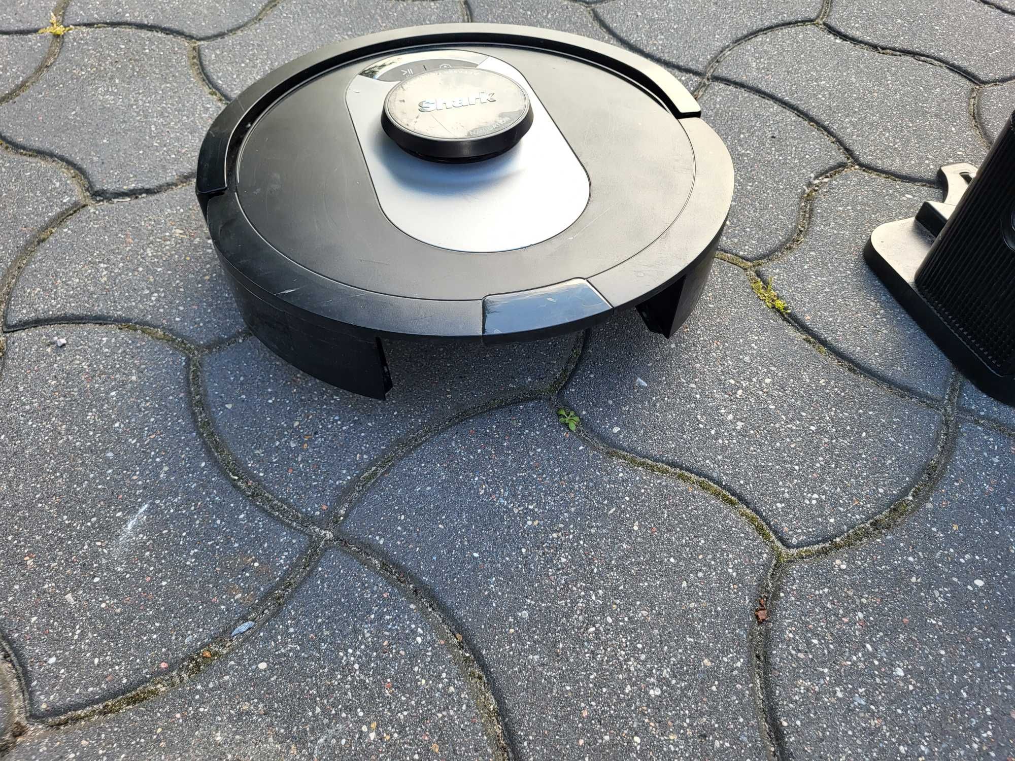 Robot sprzątający ze stacją odsysającą Shark Power Vacuum cleaner moc
