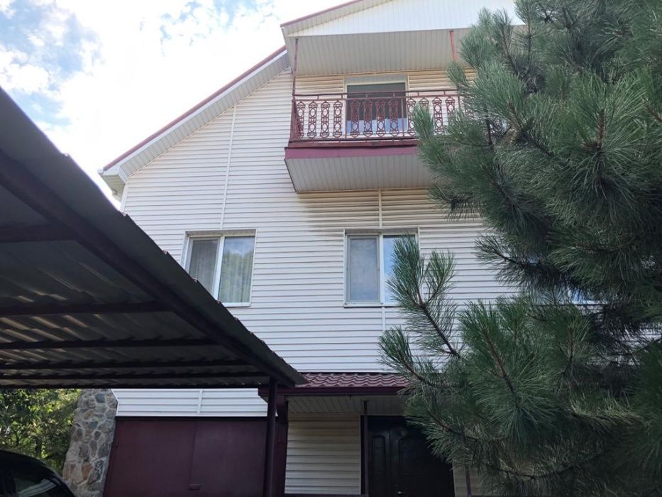 В продаже 2 дома на одном участке 15 сот. без комиссии