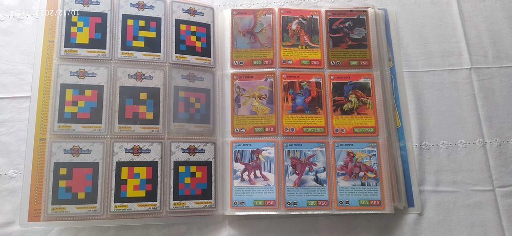 Caderneta Panini INCOMPLETA cartas Invizimals Nova Aliança