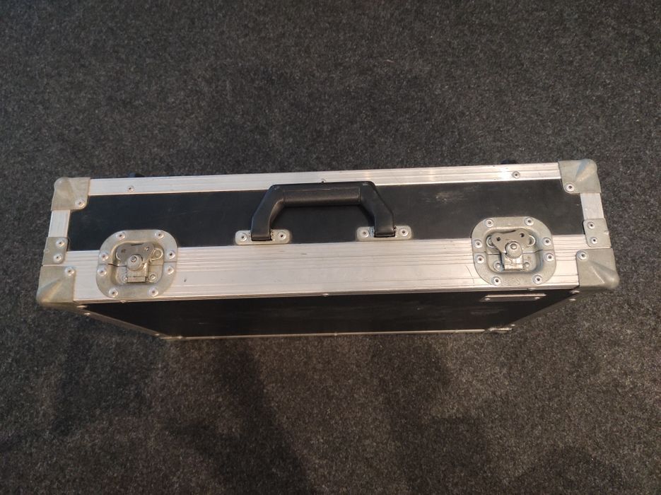 Behringer HENYX2012 / Case skrzynia dla perkusisty