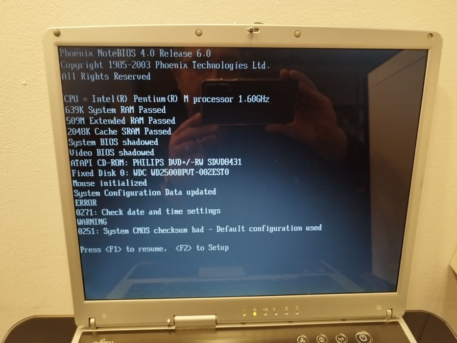 Laptop Fujitsu Siemens Amilo 20 letni