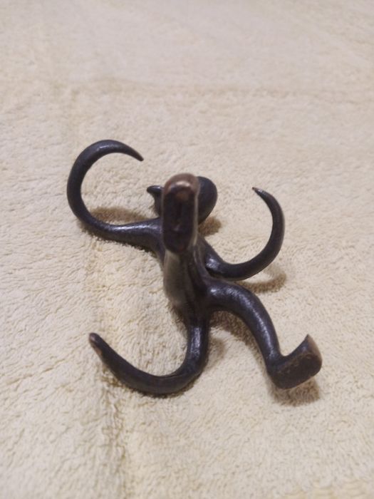 Бронзова статуетка