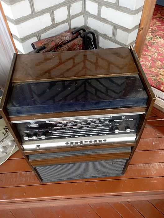 Продам магнитолу Романтика 105 .