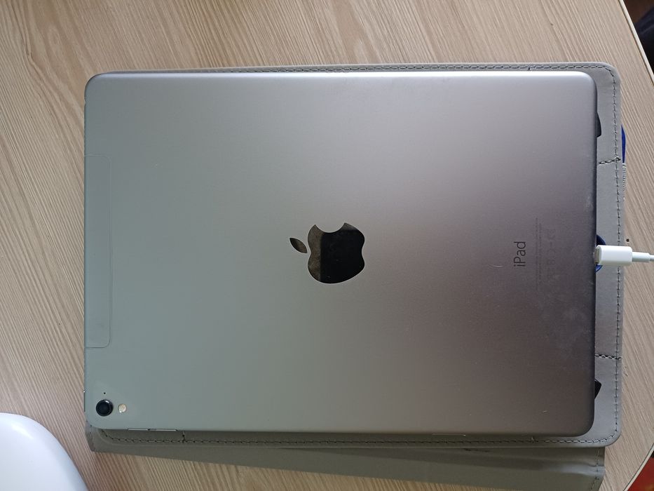 Ipad pro 128/4 на продаж