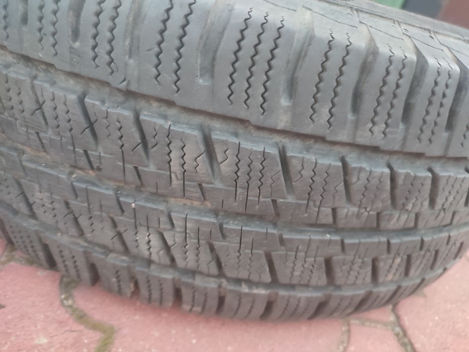 VW LT sprinter koła z oponami zimowymi 225/70 r15c  2szt bieżnik 8mm